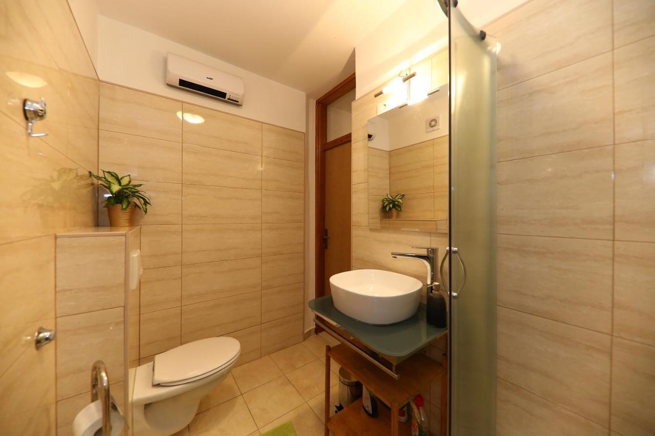 Apartment Neluna *